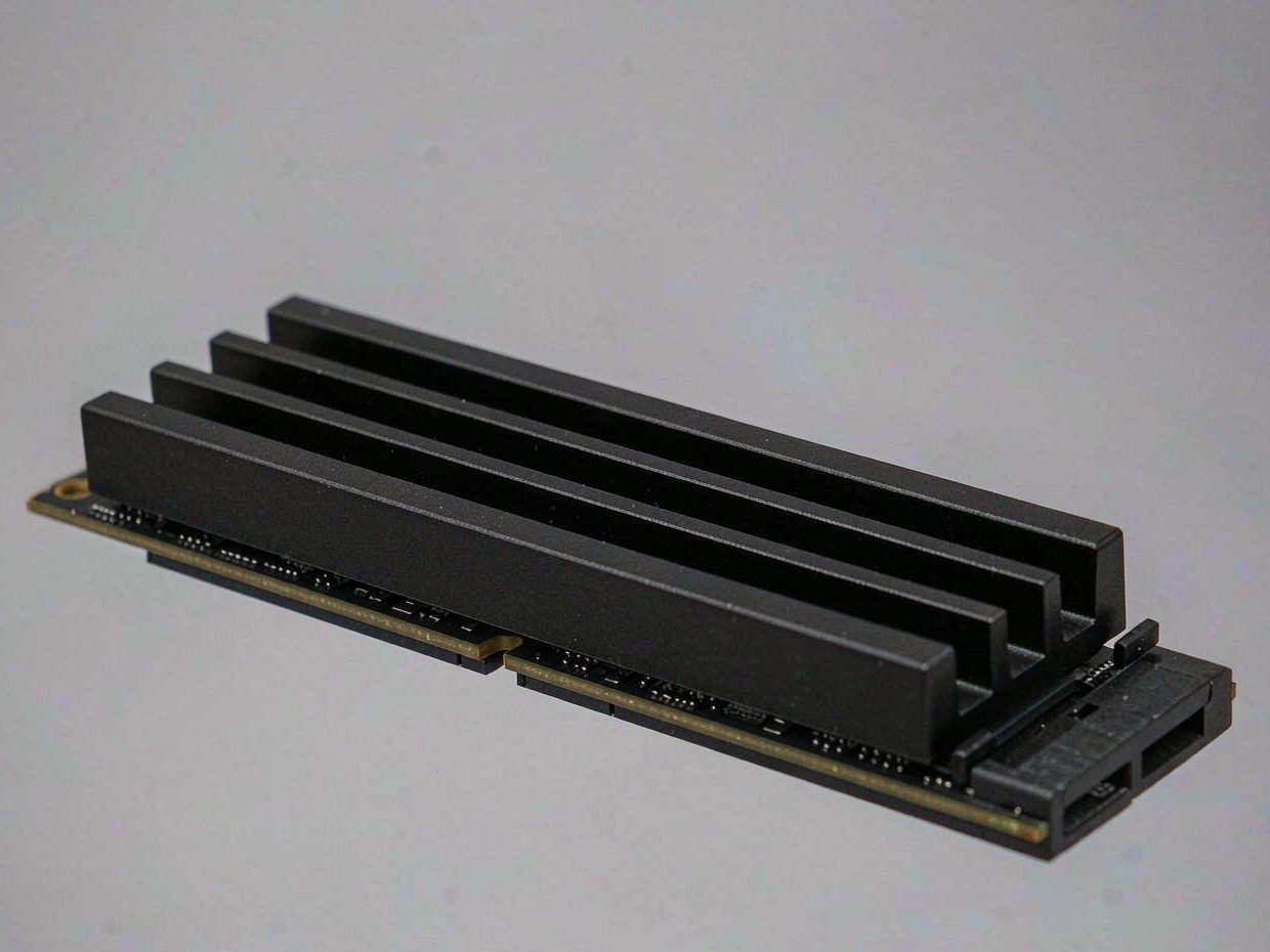 NVMe 固态硬盘